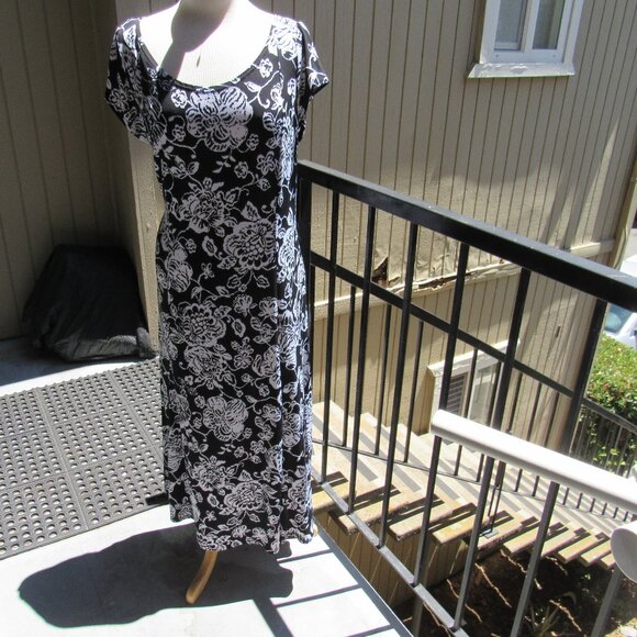 #85  WOMEN'S DRESS BY JESSICA HOWARD  (SIZE 16-18US) - Picture 1 of 3